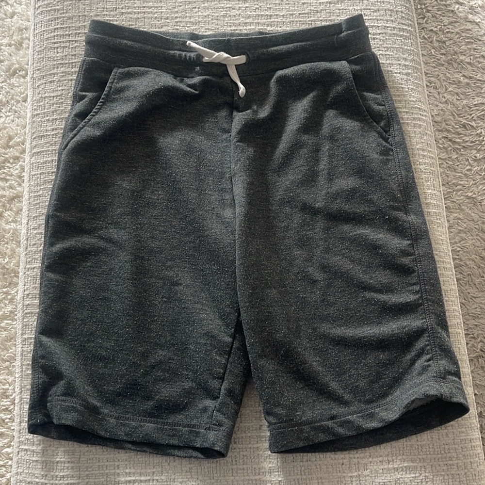 32 Degrees Gray Shorts Size M (10/12)